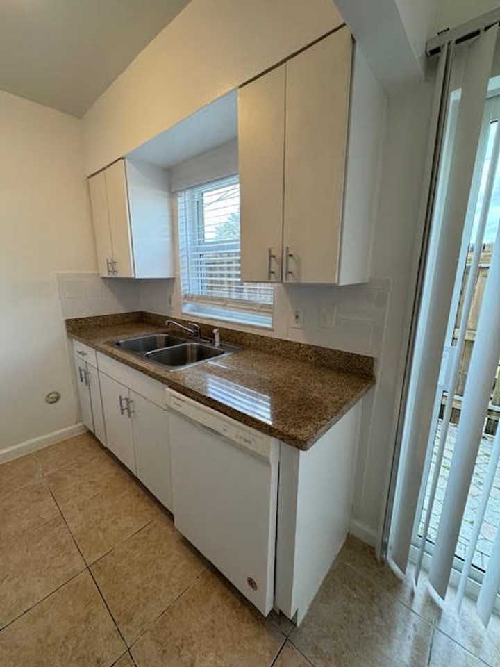 100 SW 10th St Ft. Lauderdale, FL 33315 - Photo 4 of 8