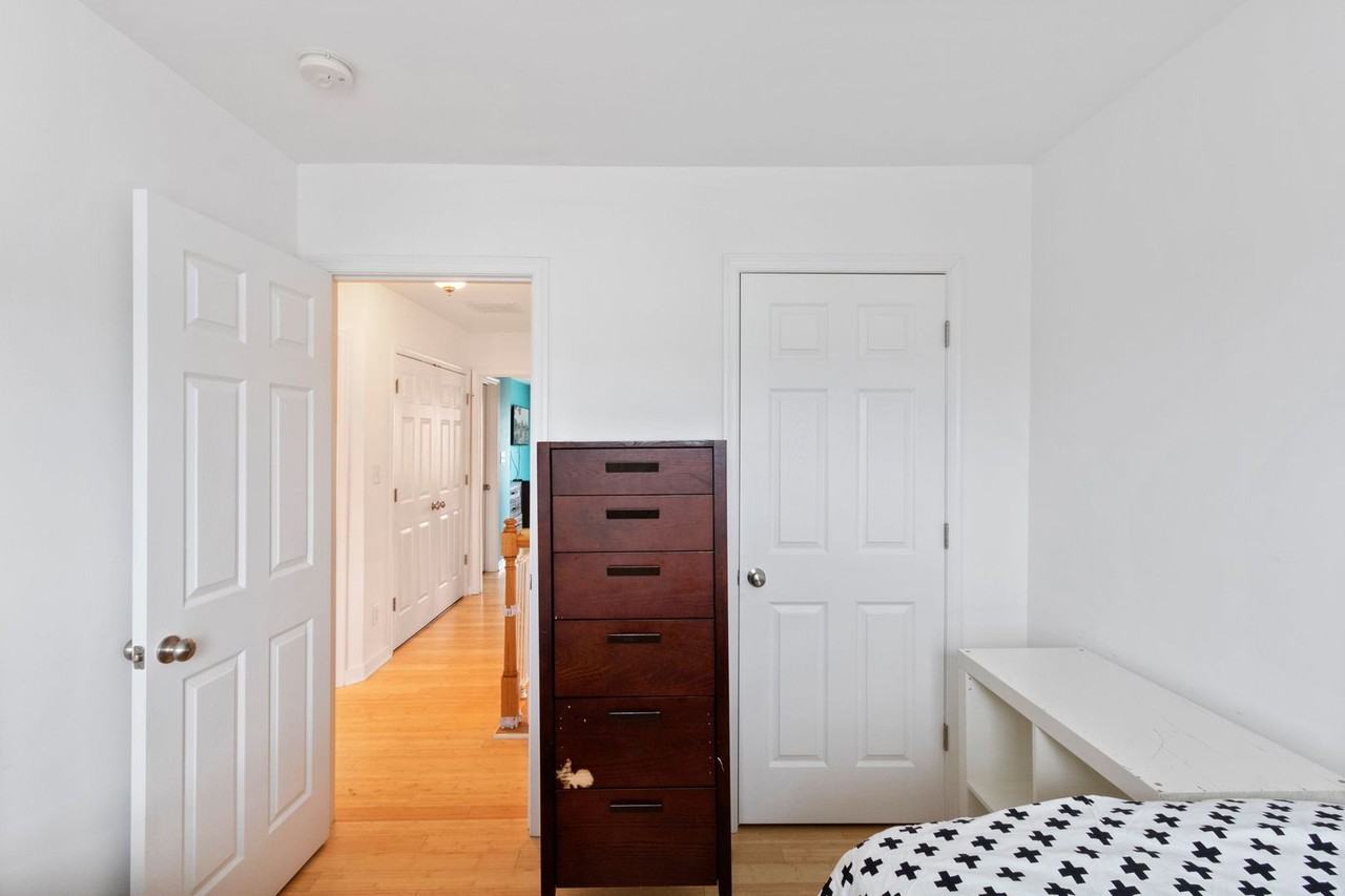 201 Monroe Point Dr - Photo 3 of 34