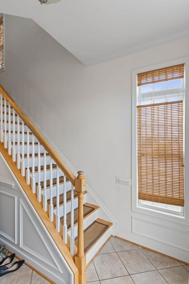 201 Monroe Point Dr - Photo 5 of 34