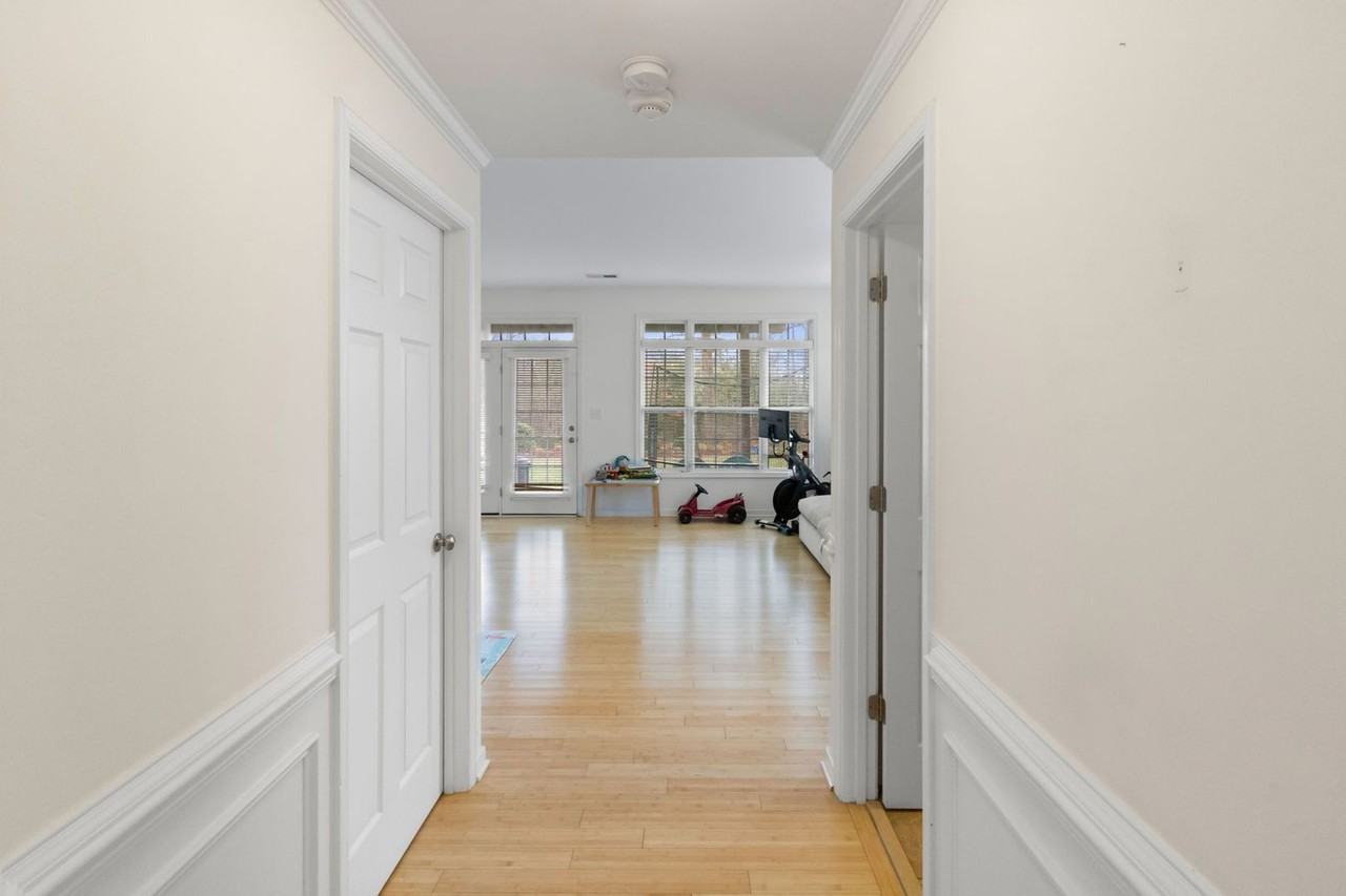 201 Monroe Point Dr - Photo 6 of 34