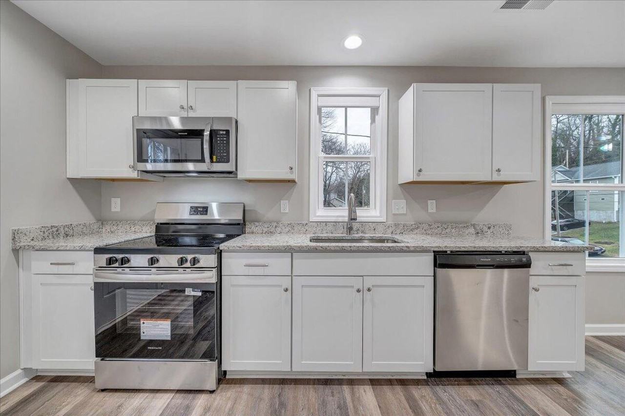 1424 Varnell Ave Ne - Photo 2 of 19