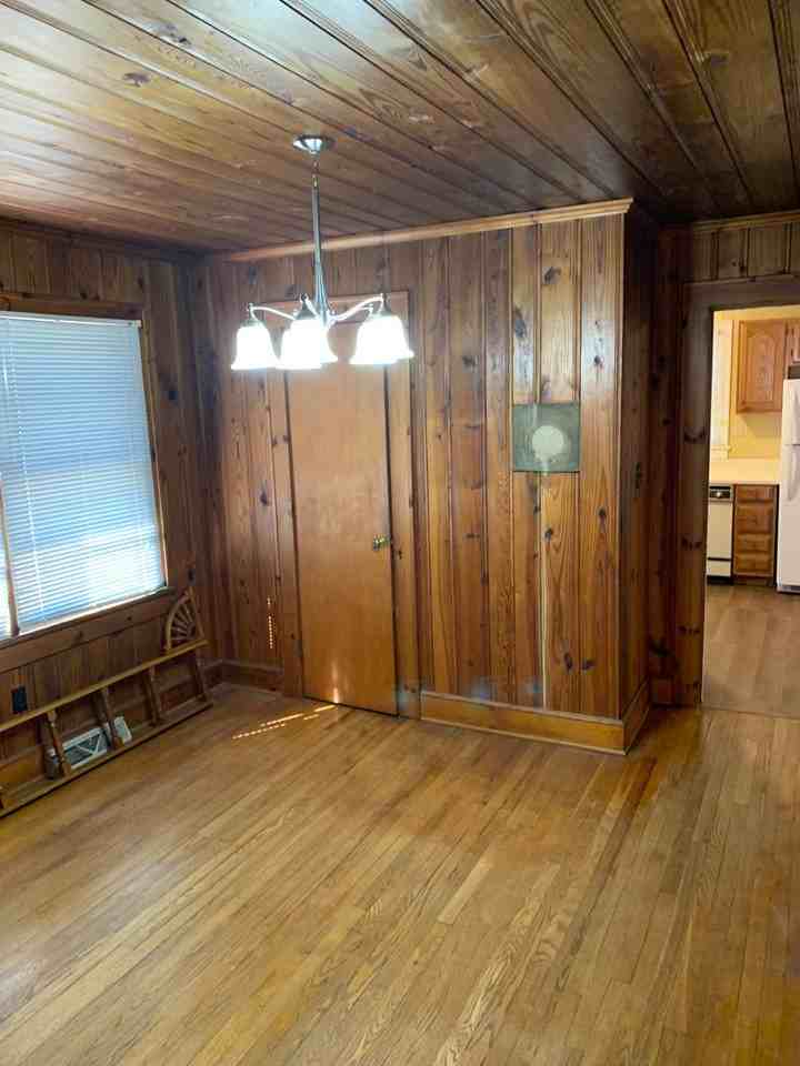 530 Pinewood Ave - Photo 7 of 15