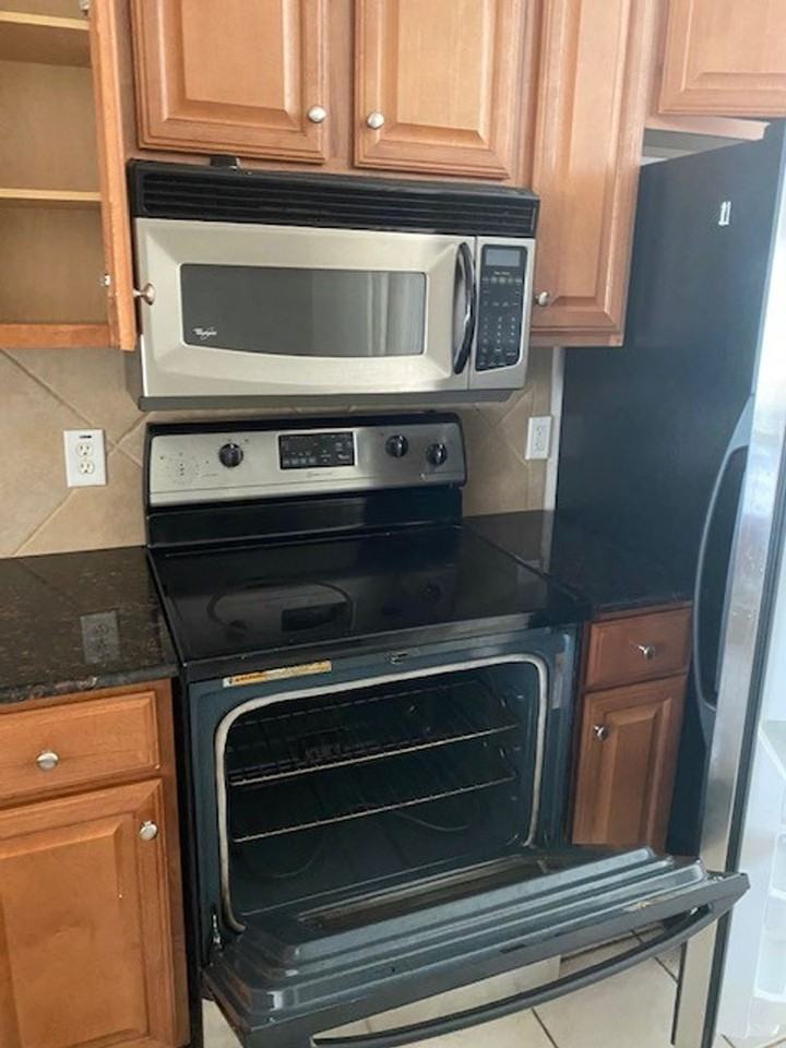 804 Sterling Creek Cir - Photo 4 of 11