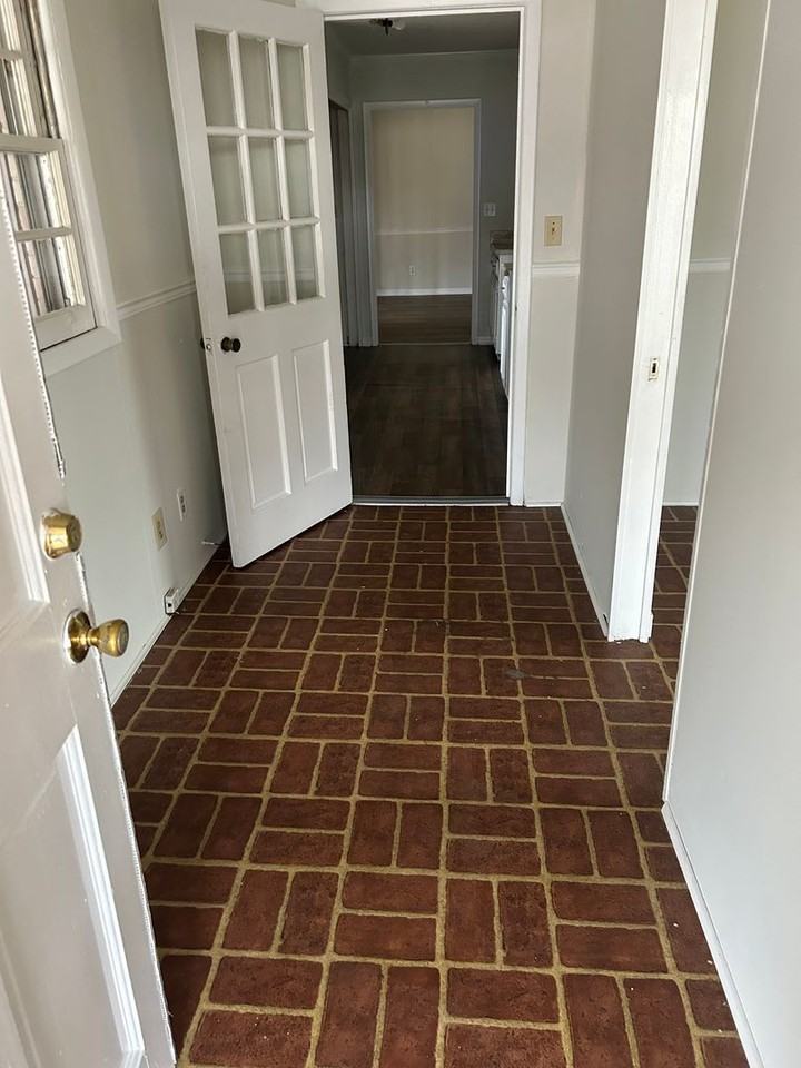 321 Soperton Ave - Photo 5 of 14