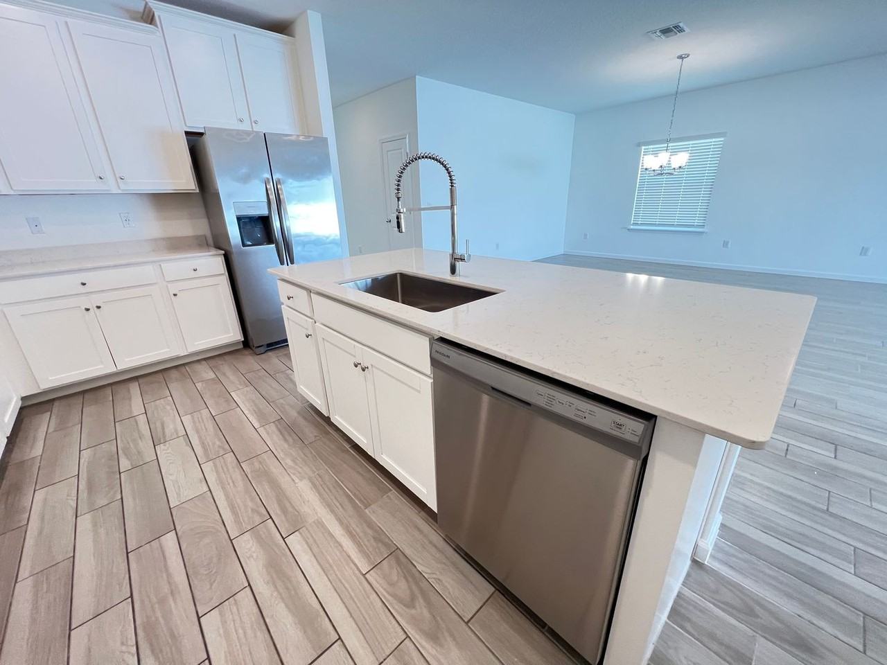 5637 Sw 93rd St - Photo 6 of 32