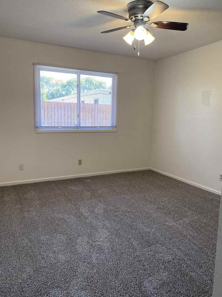 2021 Northwest Hickory Lane - Photo 5 of 22