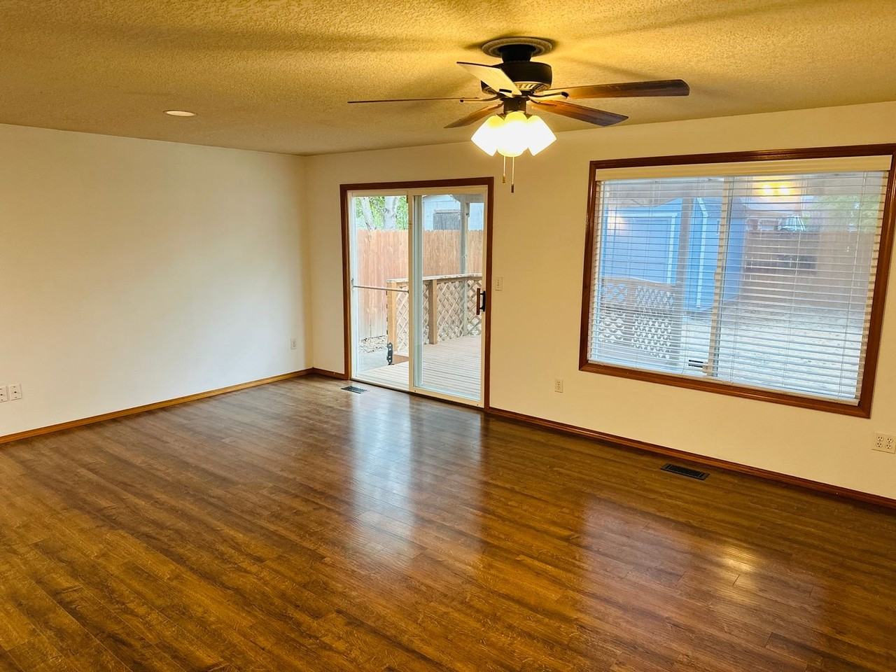 12712 Ne 46th St - Photo 4 of 30