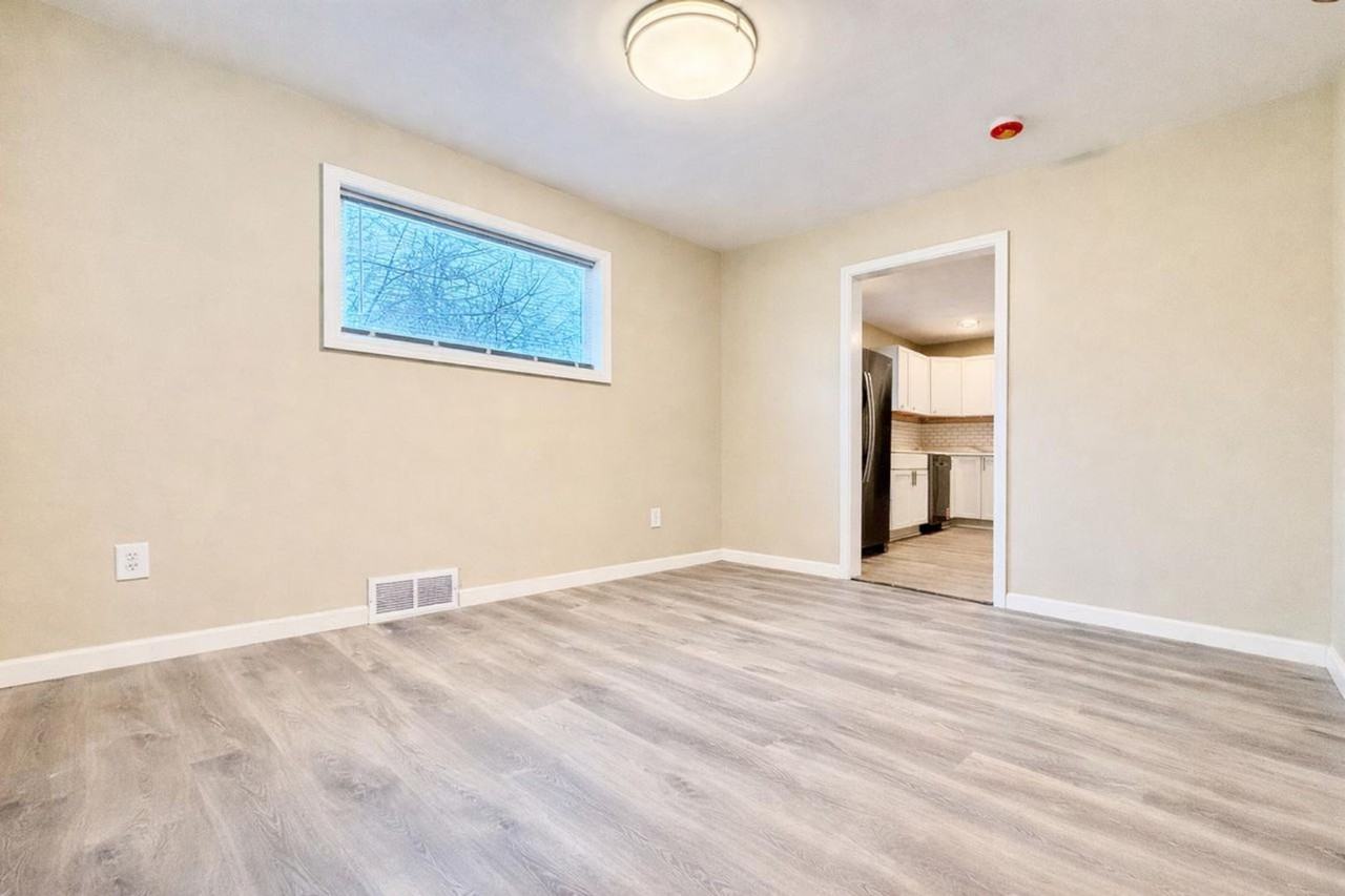 1413 College St - Photo 6 of 21