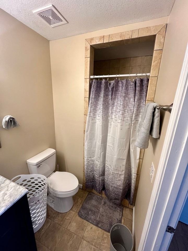 332 Commerce Loop #C - Photo 6 of 10