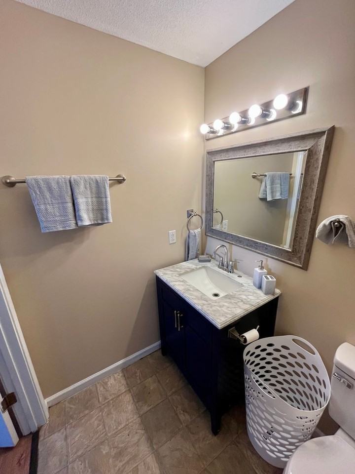 332 Commerce Loop #C - Photo 7 of 10