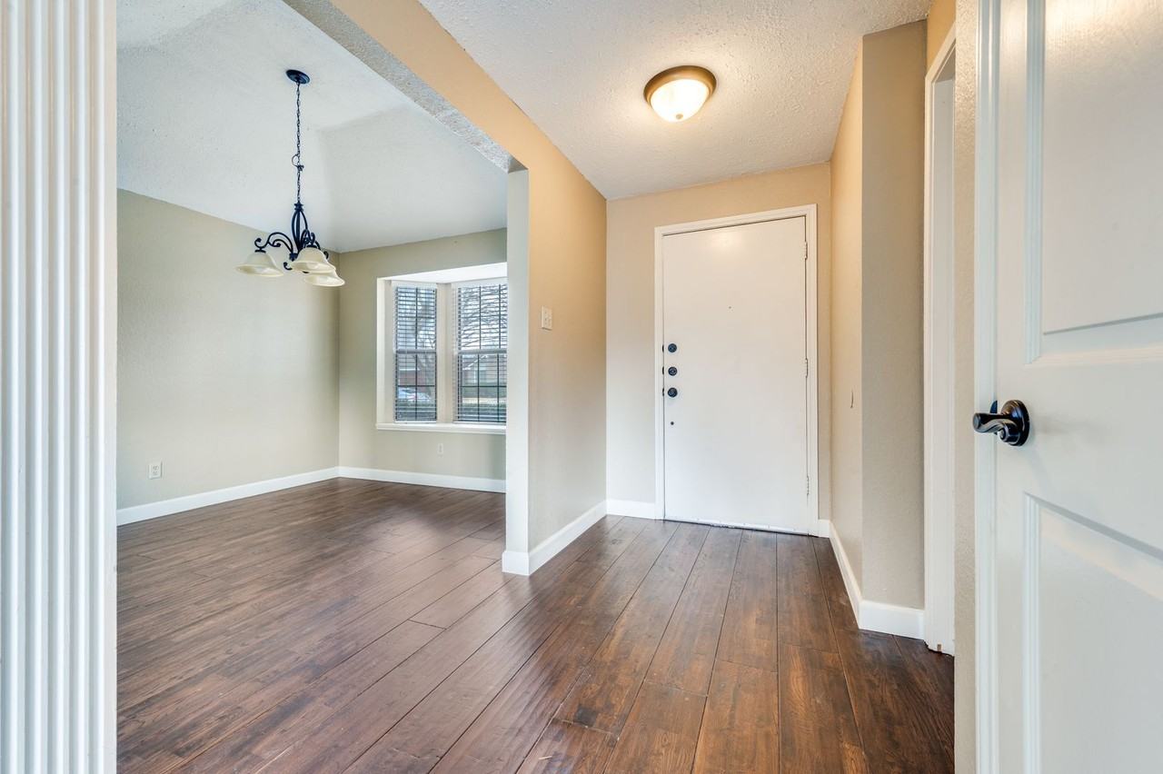 661 Phillips Dr - Photo 5 of 26