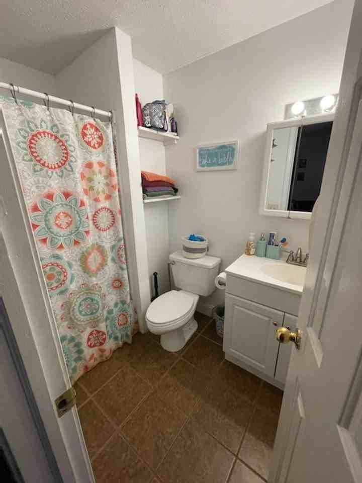 1425 S Walnut St #7 - Photo 3 of 6