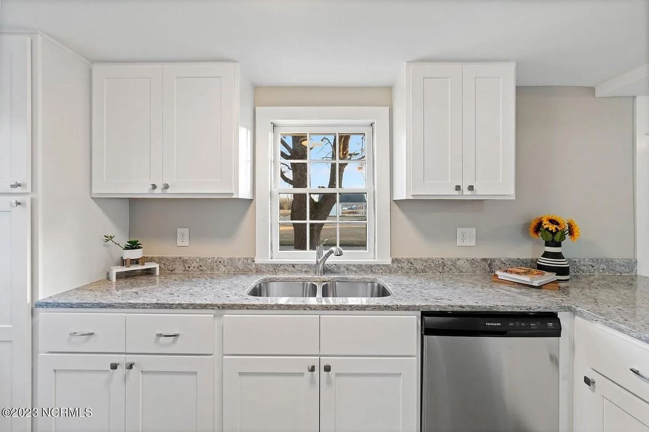 51 E Carroll St - Photo 2 of 8