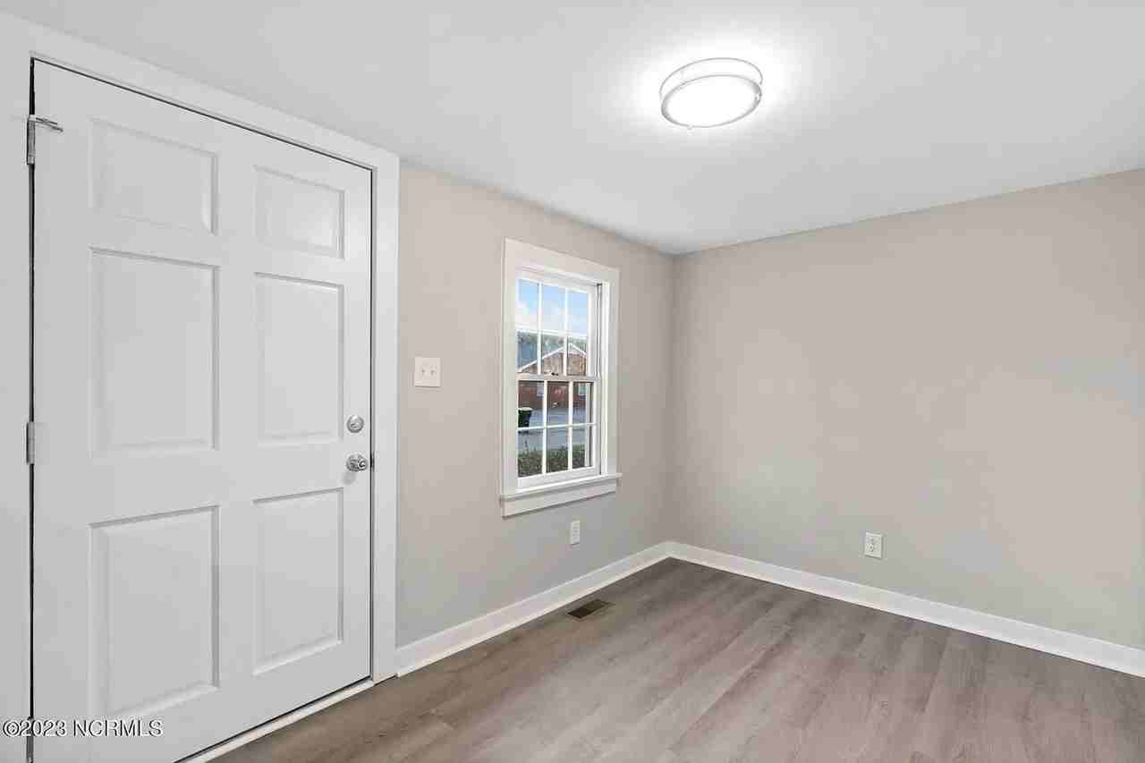 51 E Carroll St - Photo 6 of 8