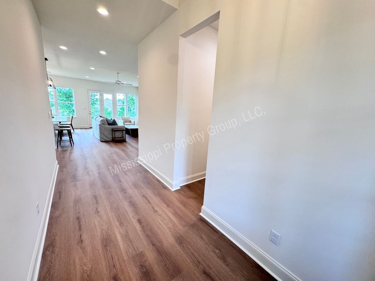 721 Primrose Dr - Photo 4 of 38