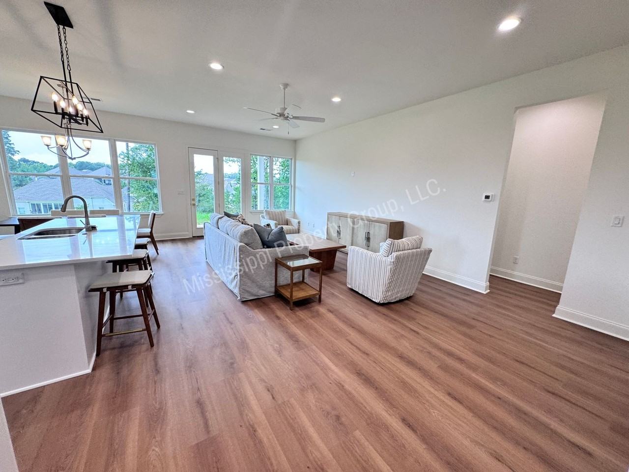 721 Primrose Dr - Photo 5 of 38