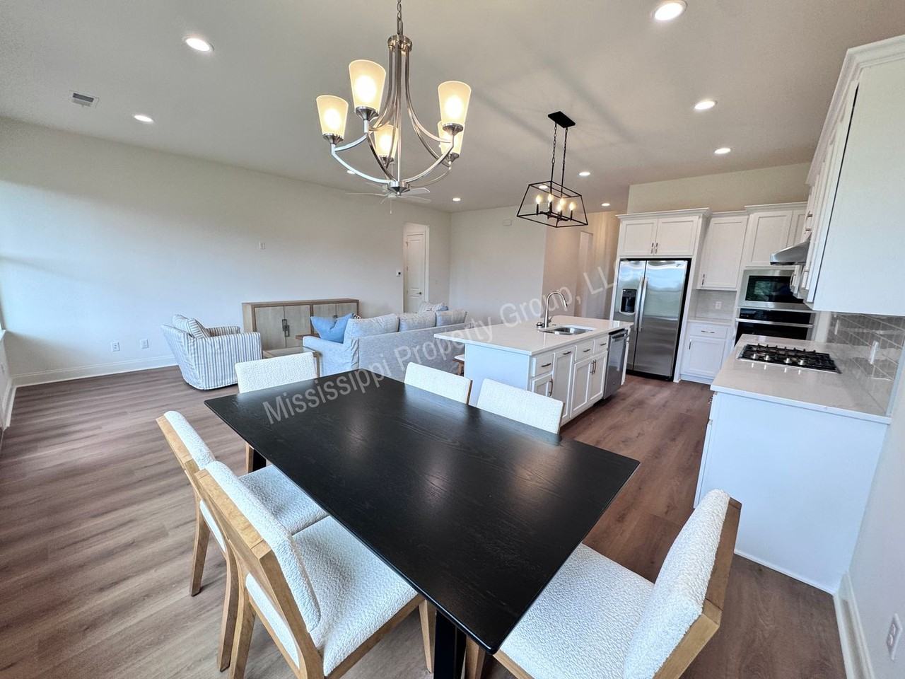 721 Primrose Dr - Photo 7 of 37