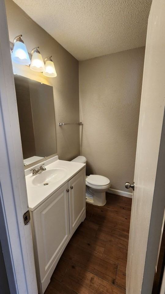 1600 W Braker Ln - Photo 5 of 9