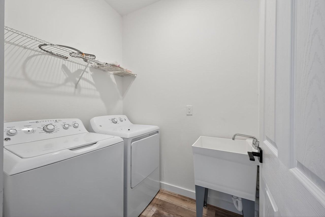 181 Nw 6th Pl - Photo 4 of 12