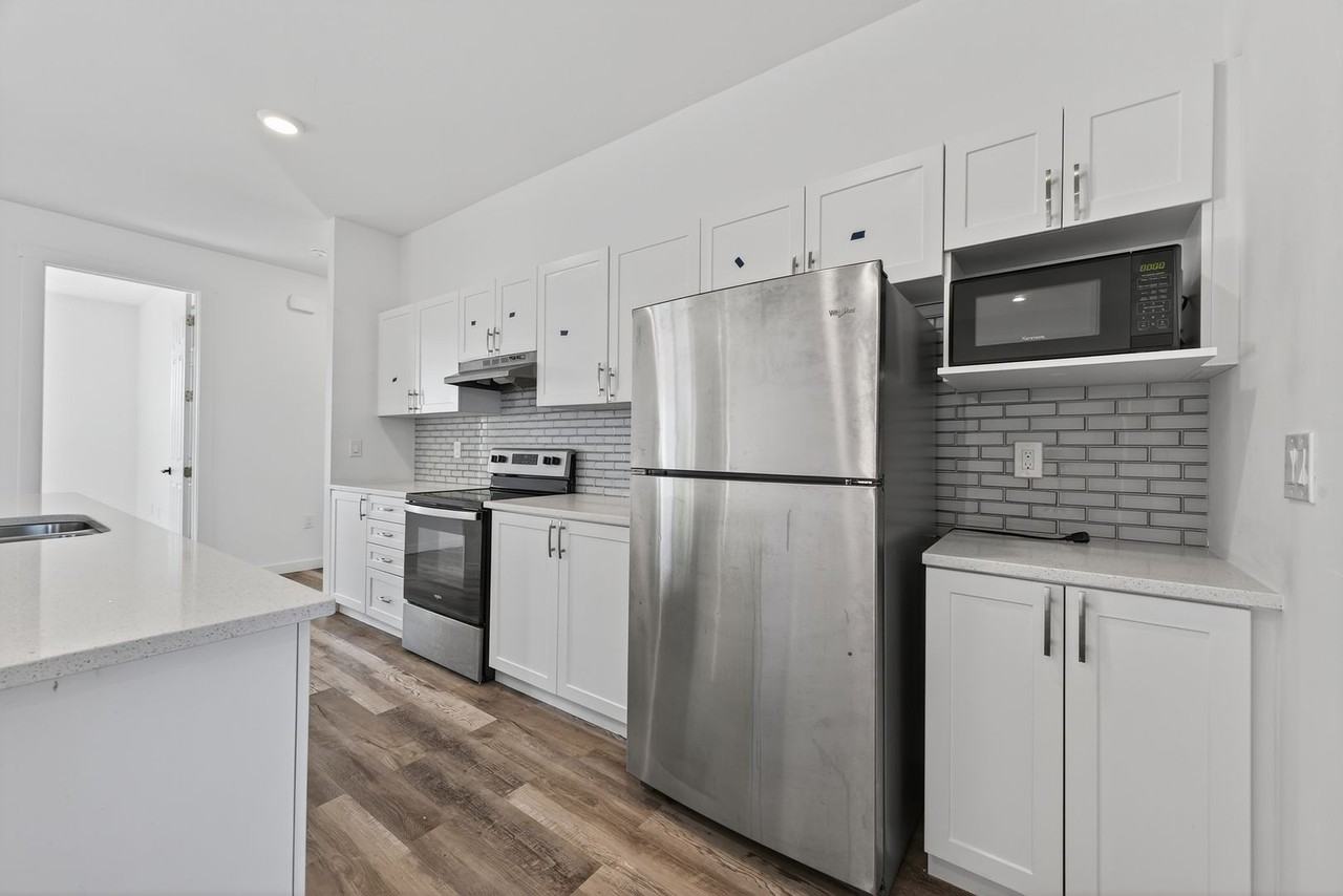 181 Nw 6th Pl - Photo 5 of 12