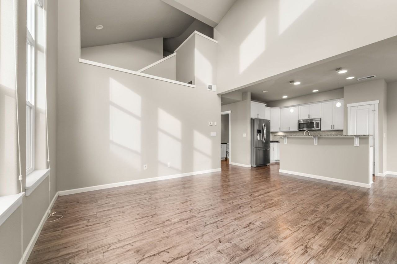 2122 W Summit Pkwy - Photo 7 of 29