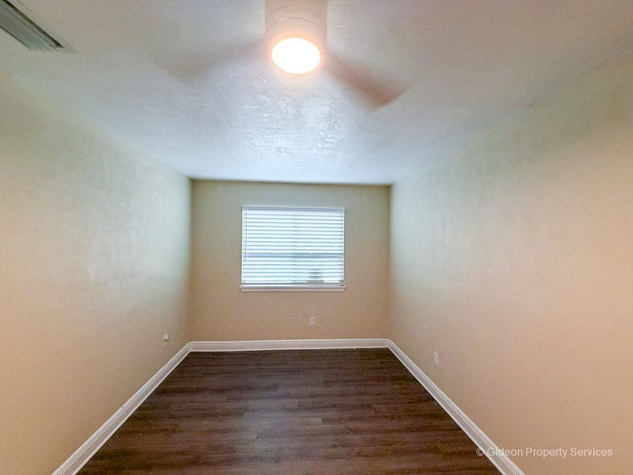 2929 Nw 43rd Ave - Photo 6 of 11