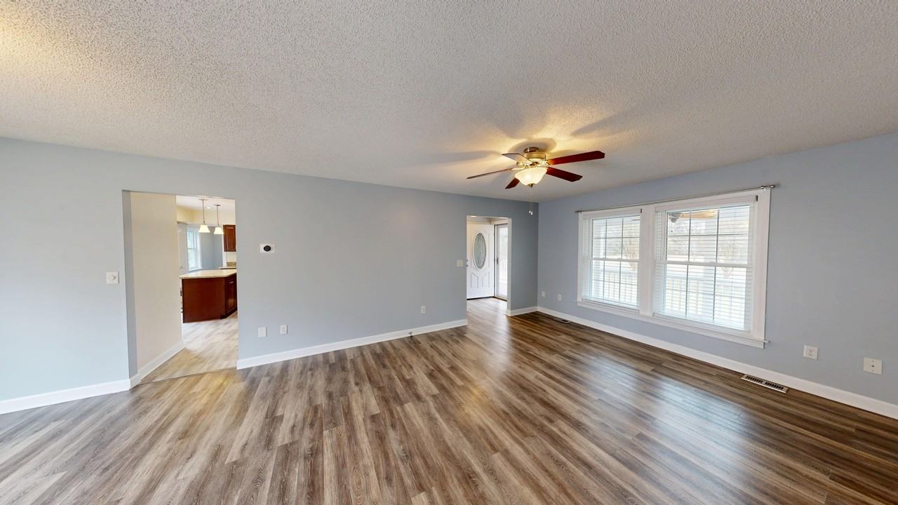 1095 Burnside Rd #1 - Photo 2 of 13