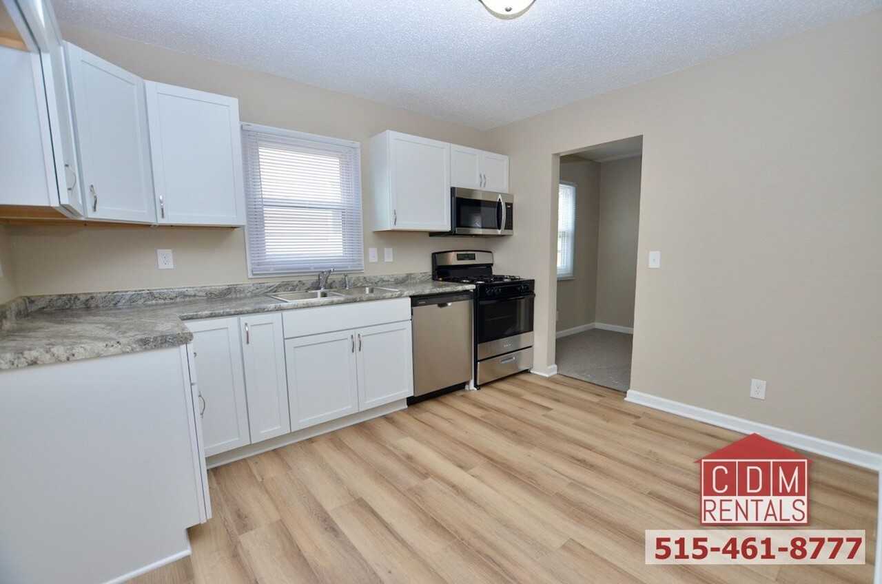 2410 E 38th Ct - Photo 6 of 16