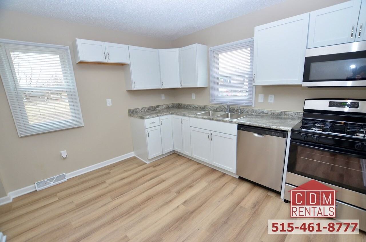 2410 E 38th Ct - Photo 7 of 16