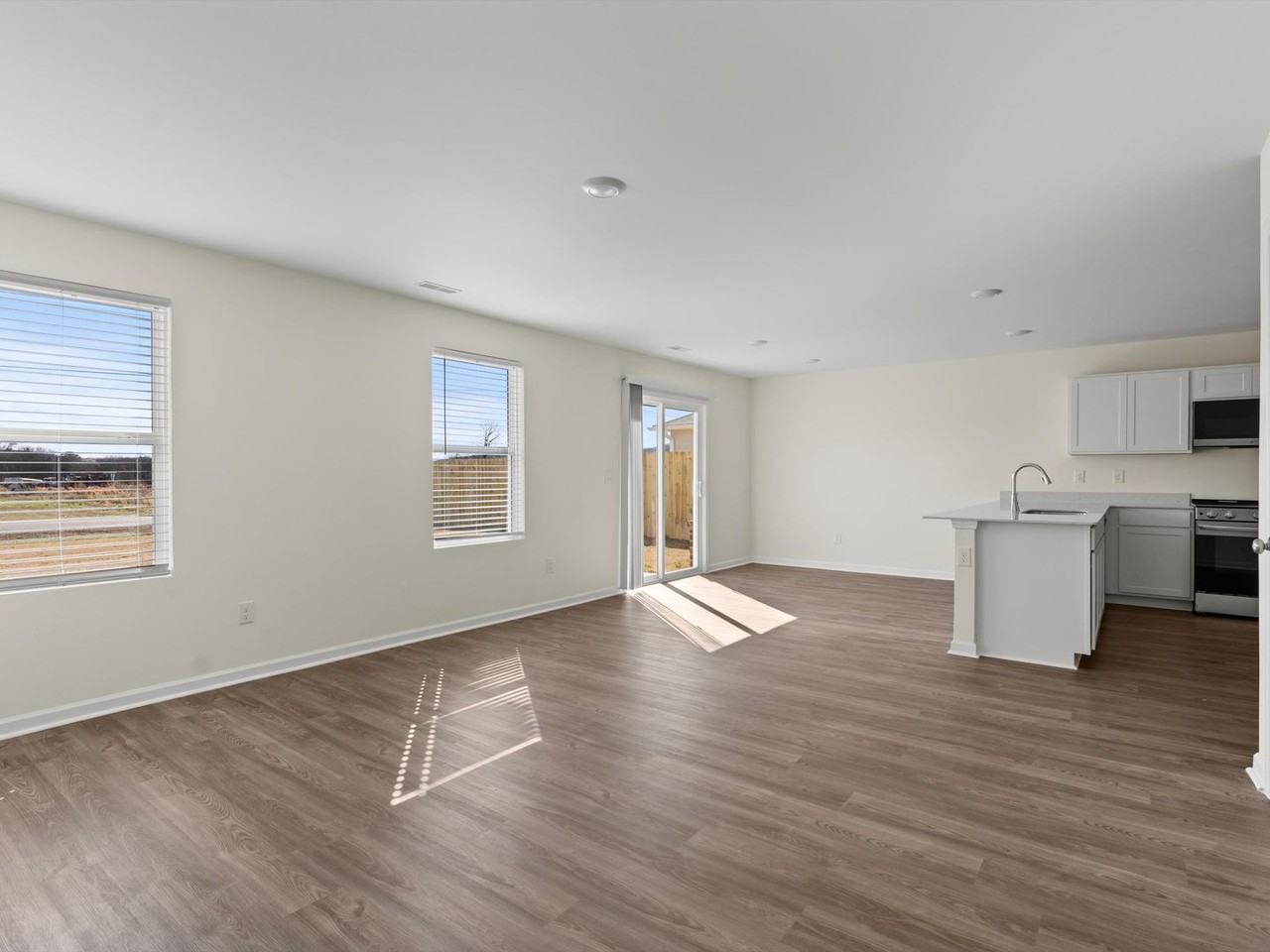 112 Vulcan St - Photo 7 of 31