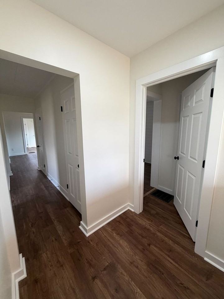 236 Lakeview Dr - Photo 2 of 24