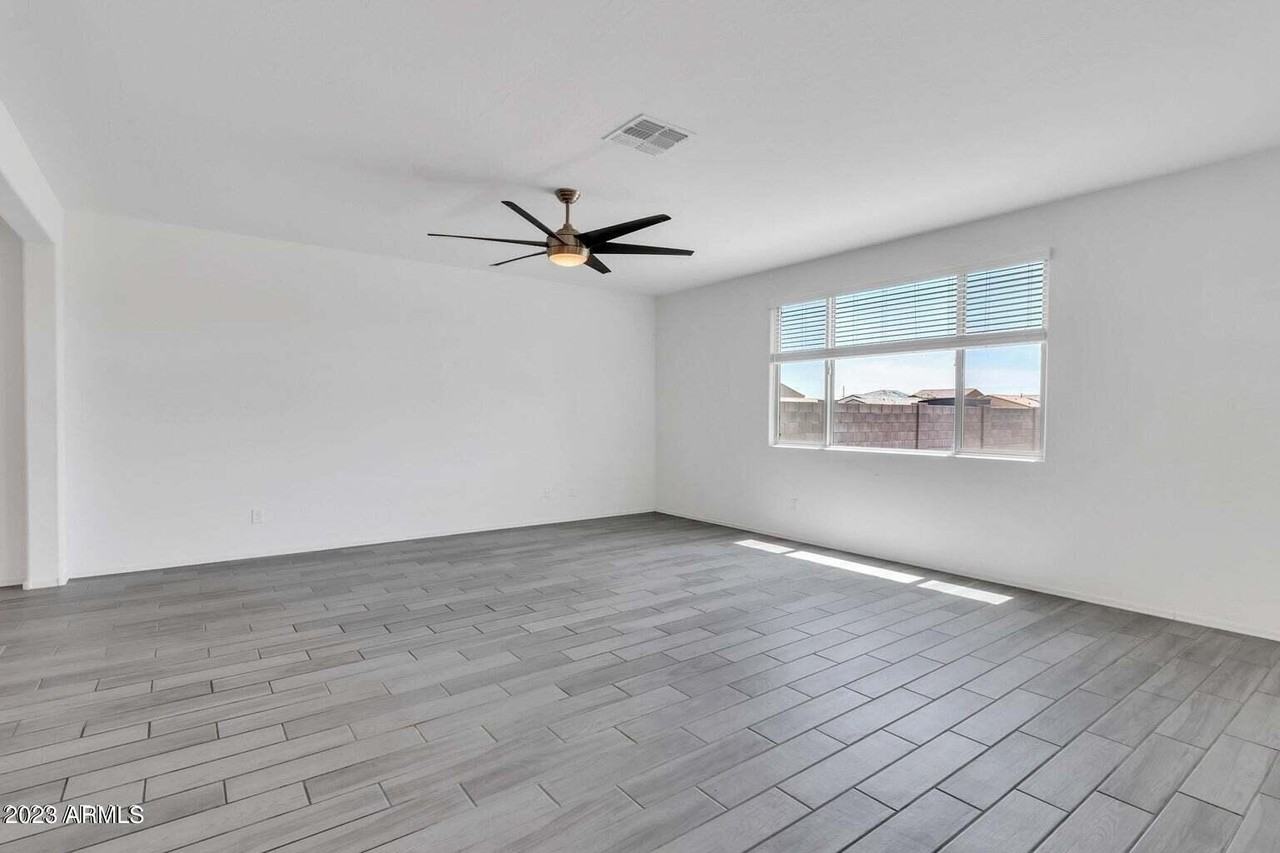 12575 W Midway Ave - Photo 4 of 50