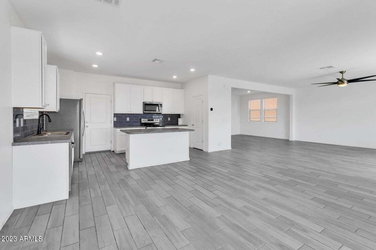 12575 W Midway Ave - Photo 5 of 50