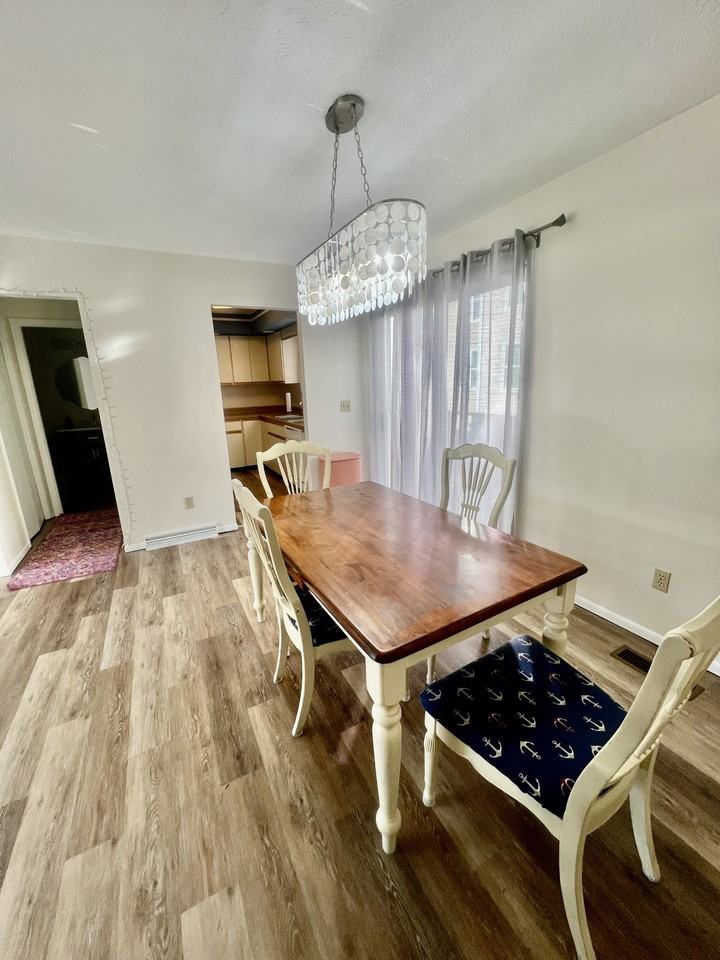 9 Willow Ln #1 - Photo 5 of 32