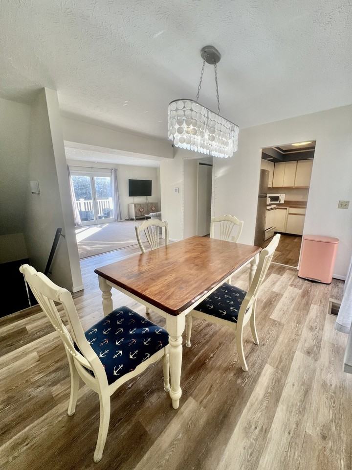 9 Willow Ln #1 - Photo 6 of 32