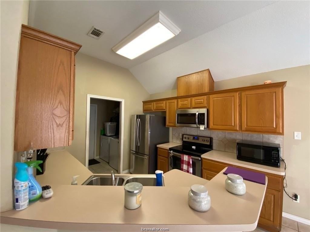 4417 Pickering Pl - Photo 4 of 18