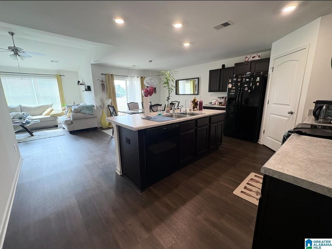 788 Michelle Mnr - Photo 3 of 10