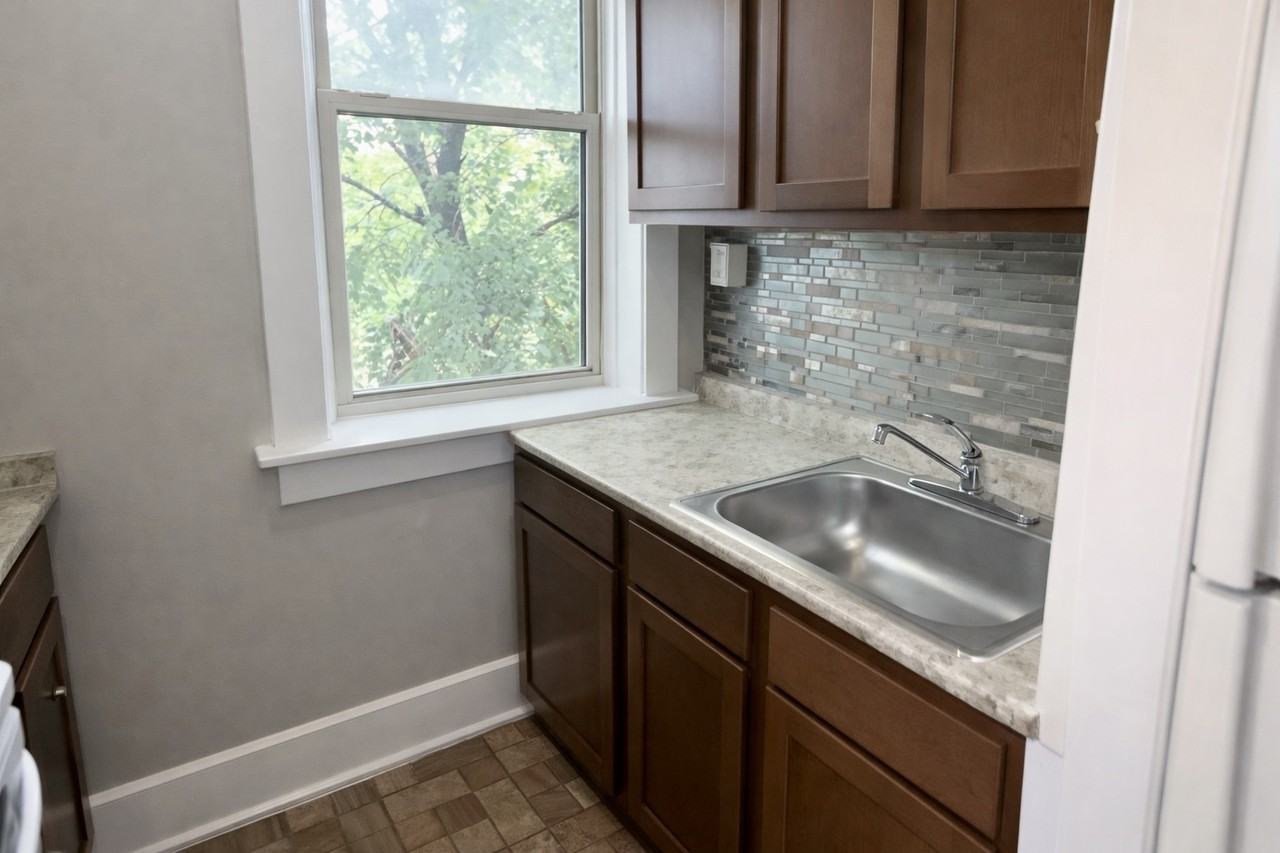 334 MELWOOD AVENUEAPT 3B #334-3B - Photo 4 of 11