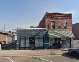 featured image of 258 E 14th St