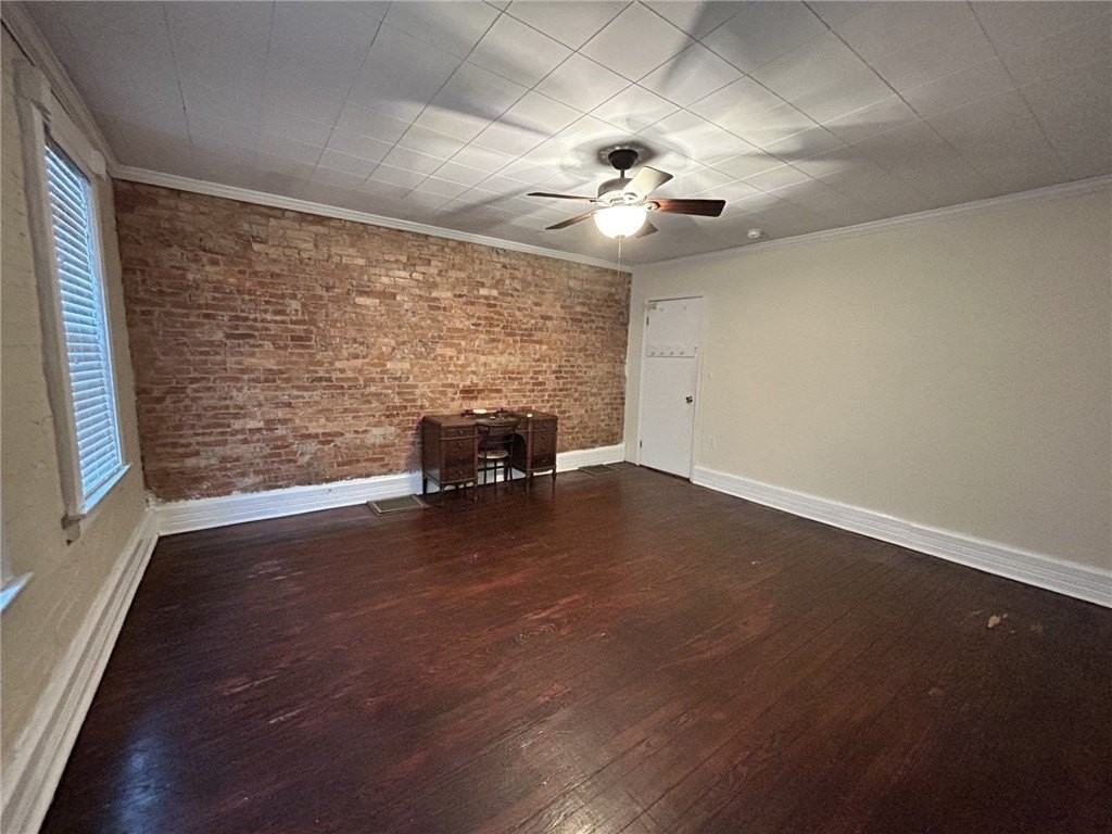 258 E 14th St - Photo 4 of 10