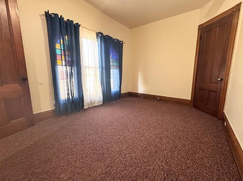 301 W Clinton St - Photo 6 of 8