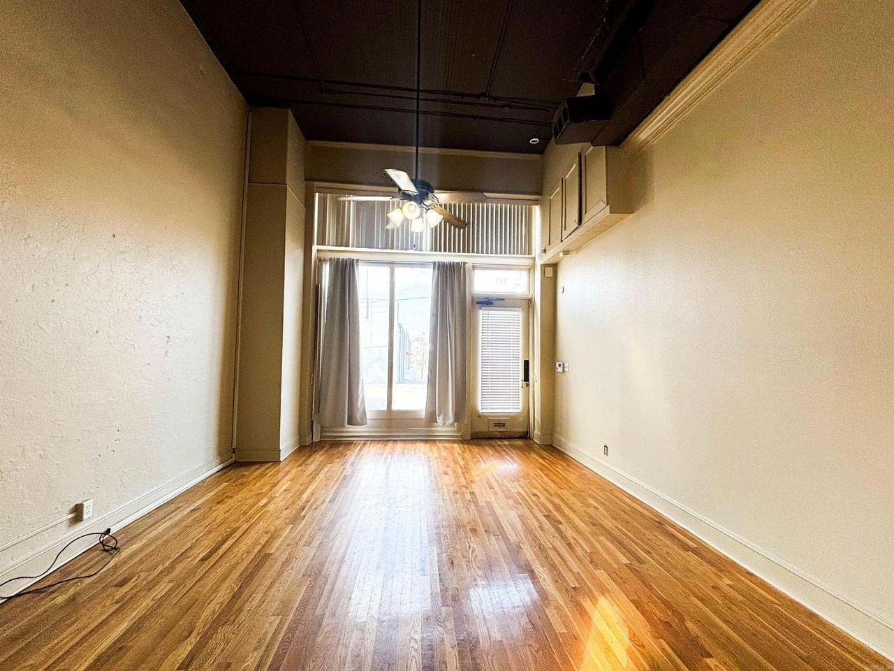 101 S Victory St Ste 111 - Photo 4 of 12