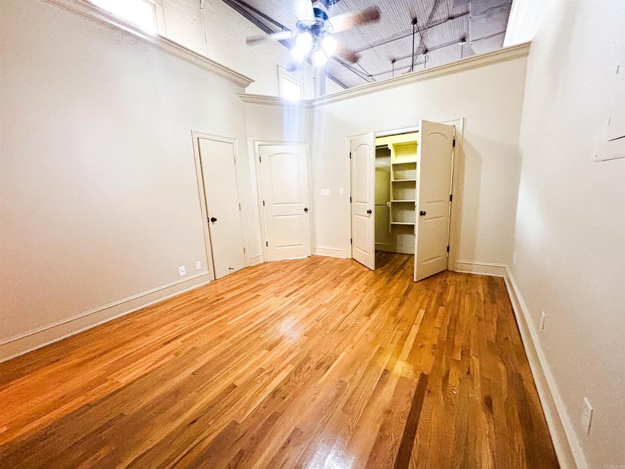 101 S Victory St Ste 111 - Photo 5 of 12