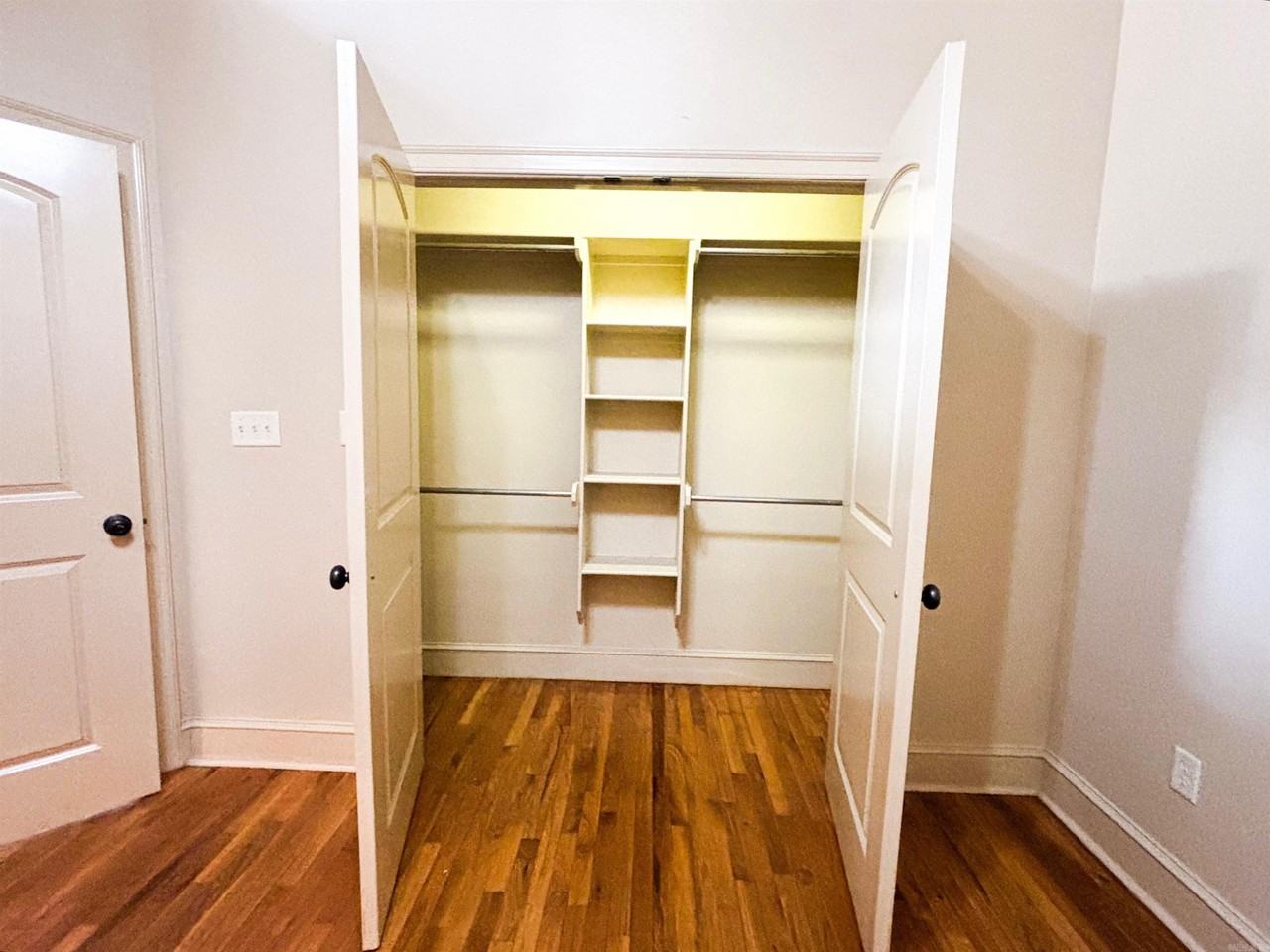 101 S Victory St Ste 111 - Photo 6 of 12