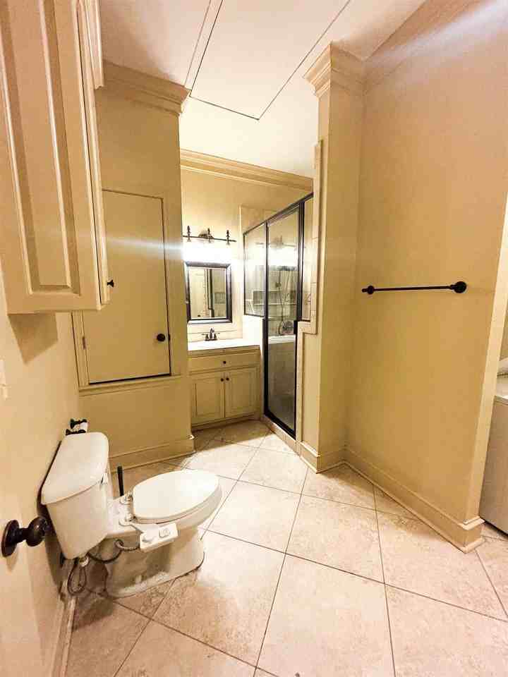 101 S Victory St Ste 111 - Photo 7 of 12