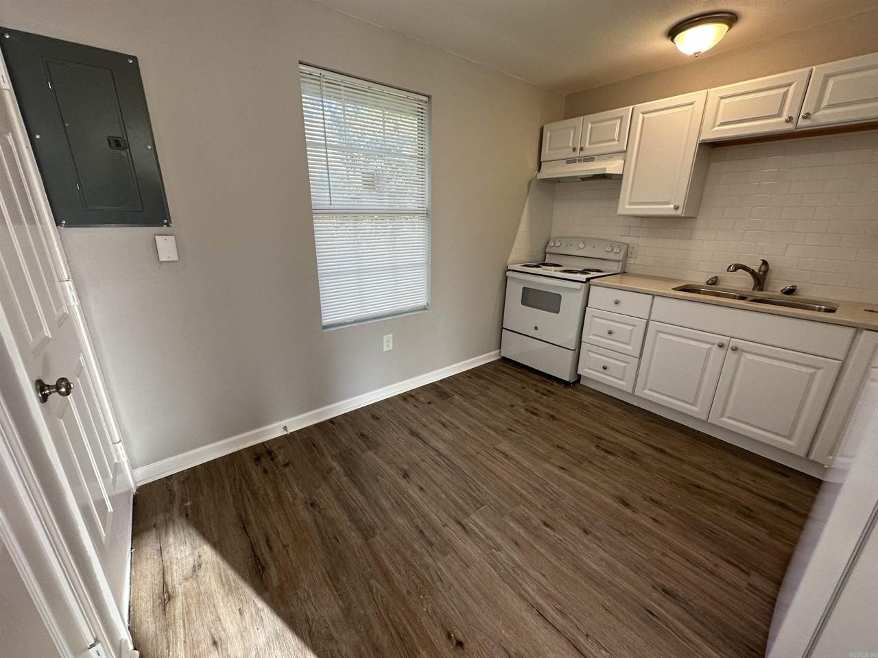 25B Hiland Pl - Photo 5 of 9