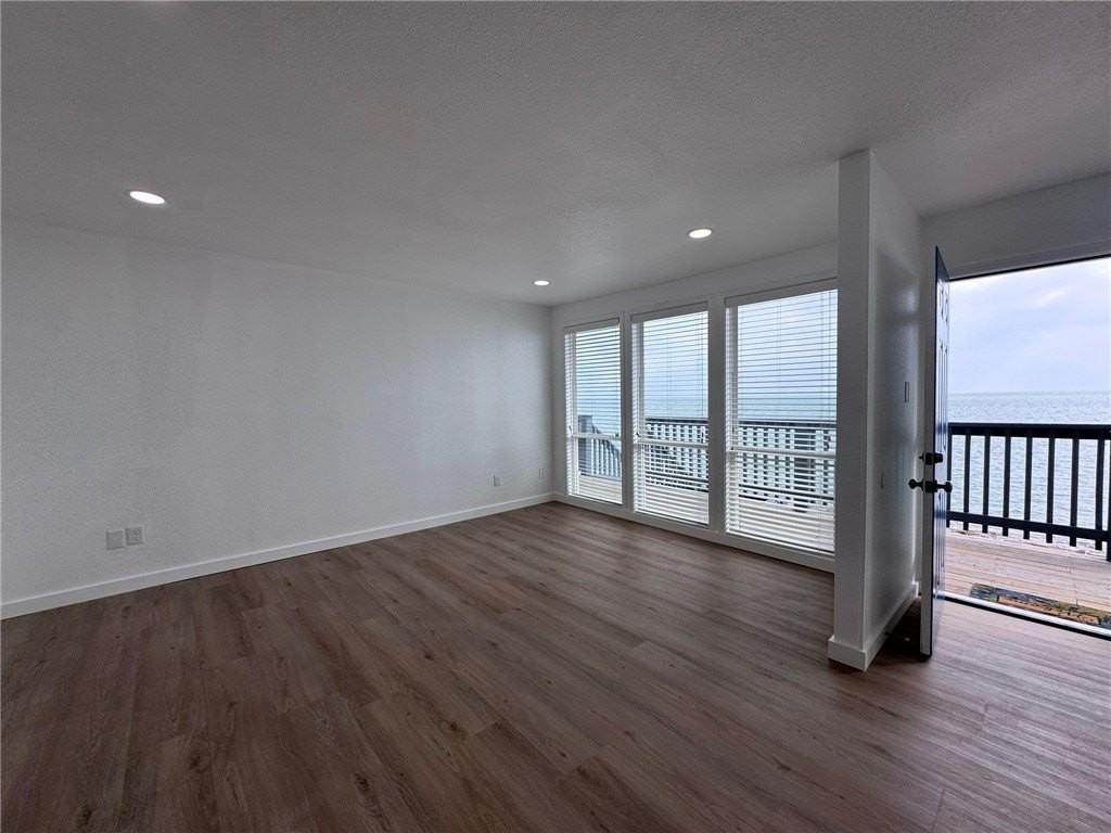 3402 Ocean Dr Apt 32 #29 - Photo 6 of 35