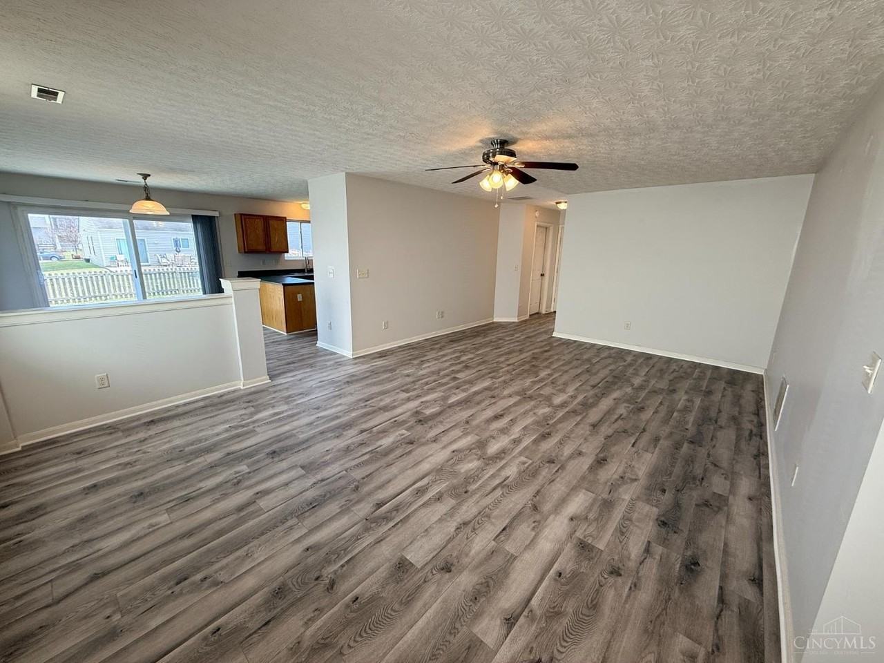 912 S 1st St - Photo 3 of 21