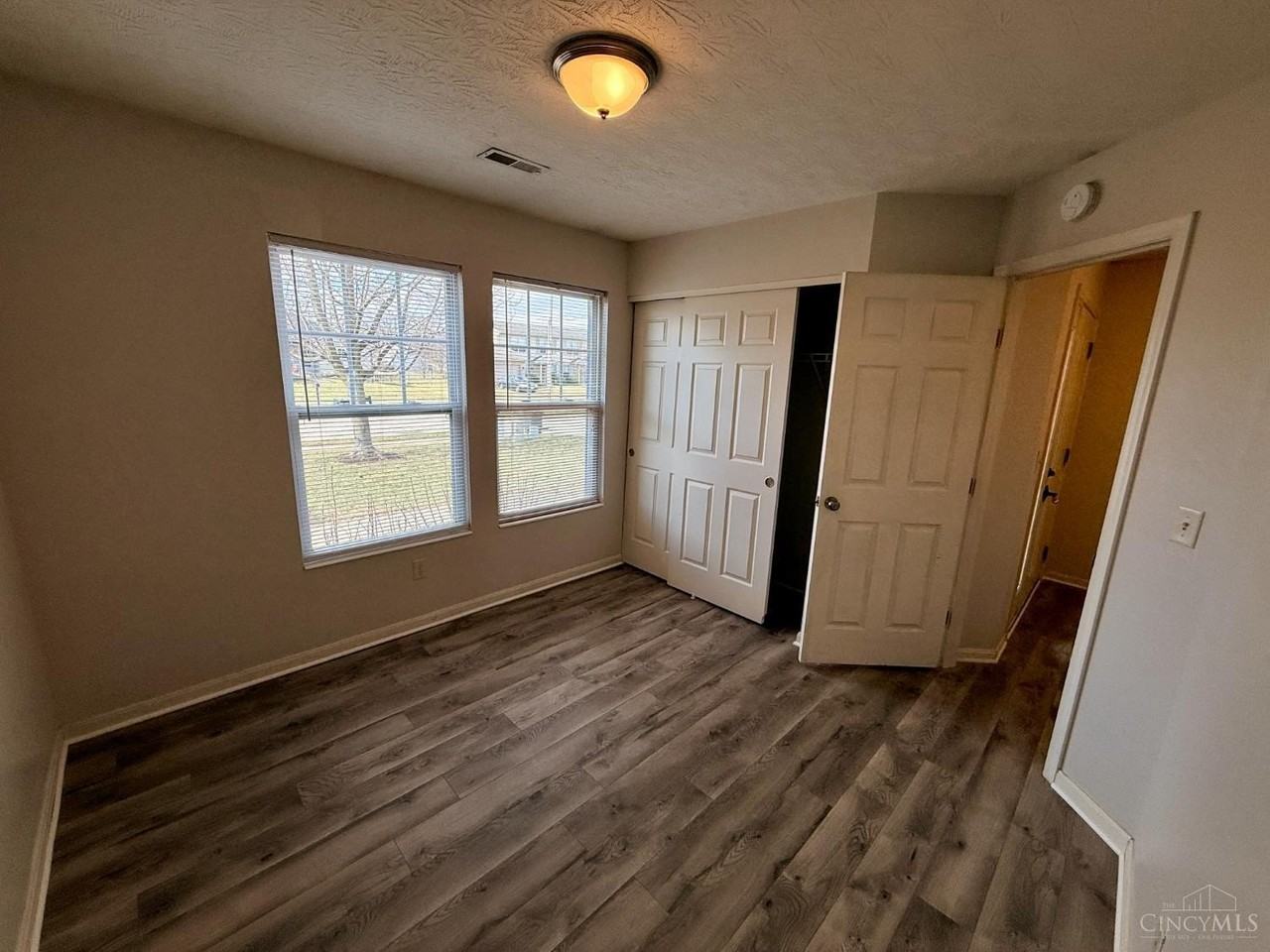 912 S 1st St - Photo 6 of 21