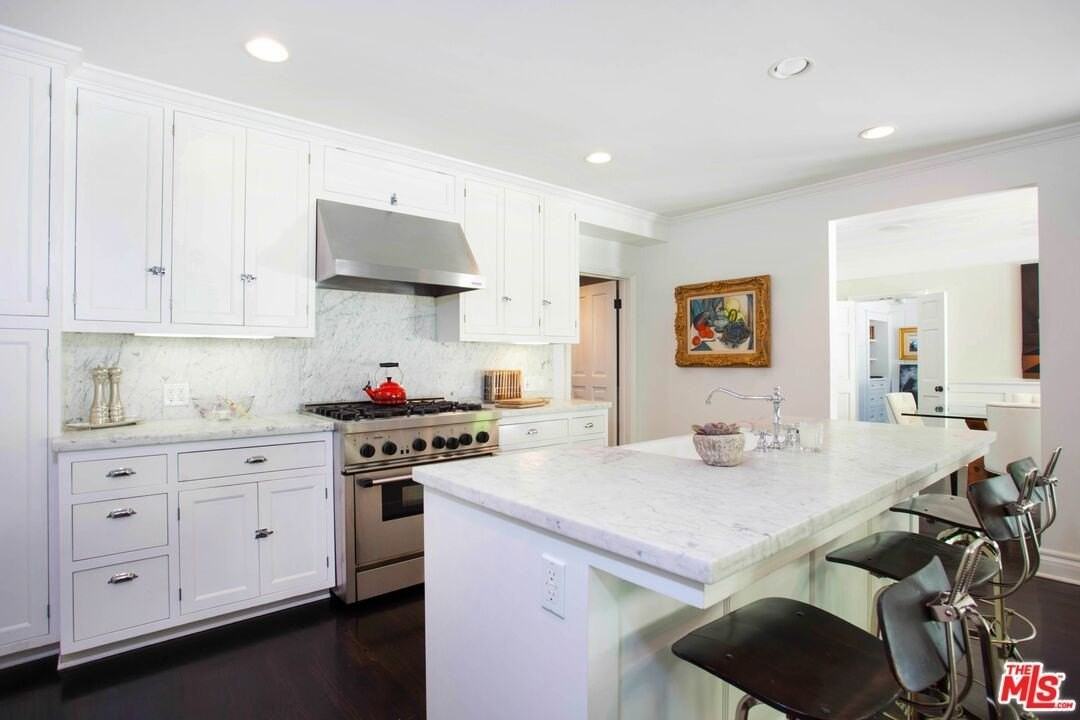 1515 N Doheny Dr - Photo 5 of 23